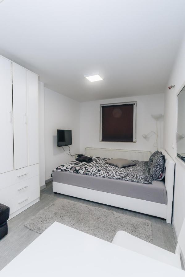 Apartments Luka Κραγκούγιεβατς Εξωτερικό φωτογραφία
